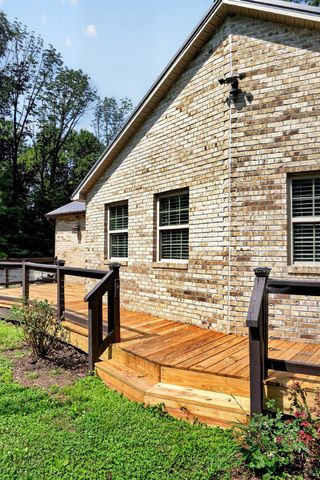 302 Swiper Dr, Smithville, TN 37166