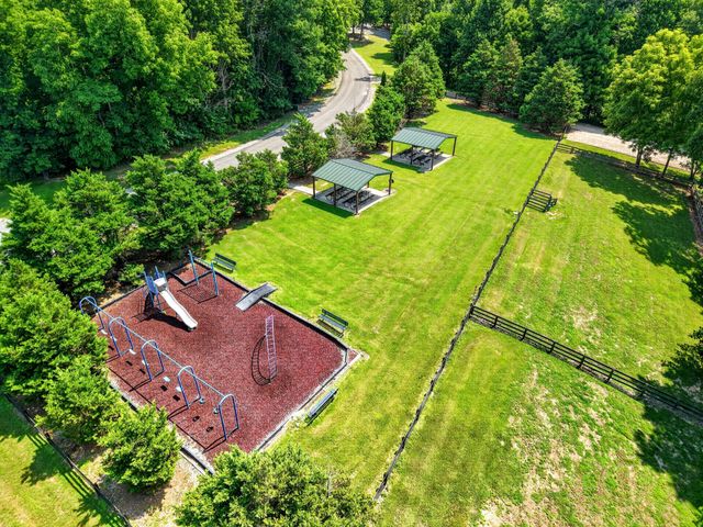 302 Swiper Dr, Smithville, TN 37166