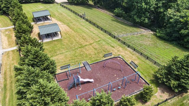 302 Swiper Dr, Smithville, TN 37166
