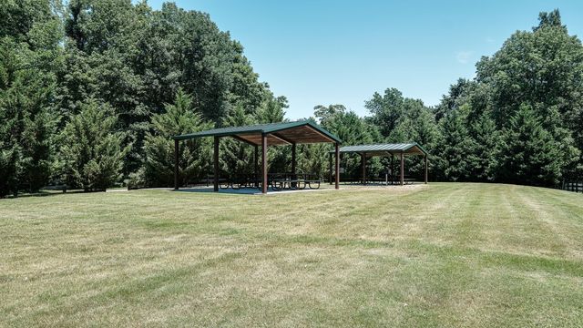302 Swiper Dr, Smithville, TN 37166
