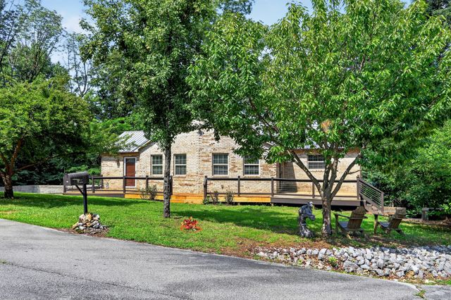 302 Swiper Dr, Smithville, TN 37166