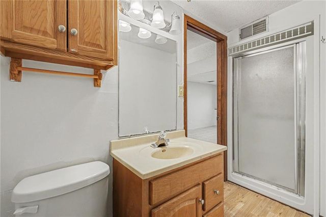 16408 E 40th Street, Independence, MO 64055