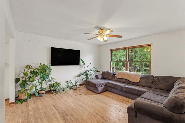 16408 E 40th Street, Independence, MO 64055