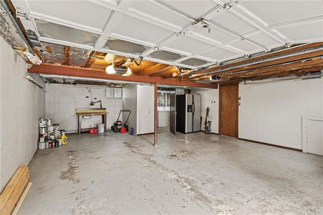 16408 E 40th Street, Independence, MO 64055