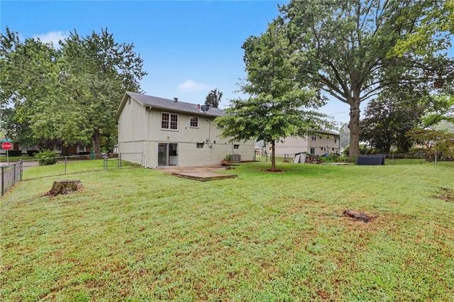 16408 E 40th Street, Independence, MO 64055
