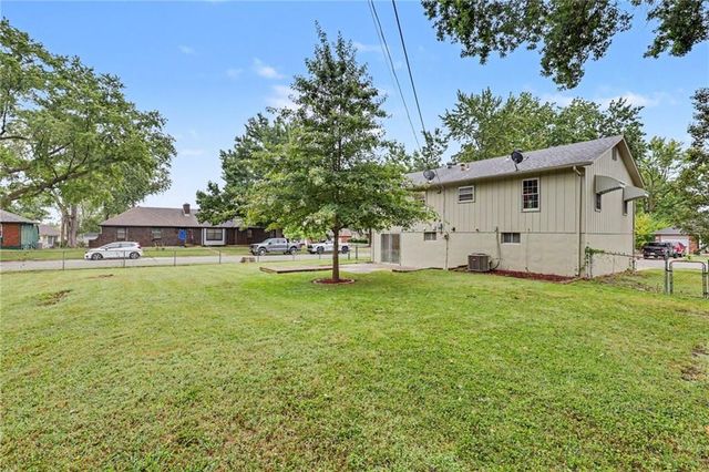 16408 E 40th Street, Independence, MO 64055