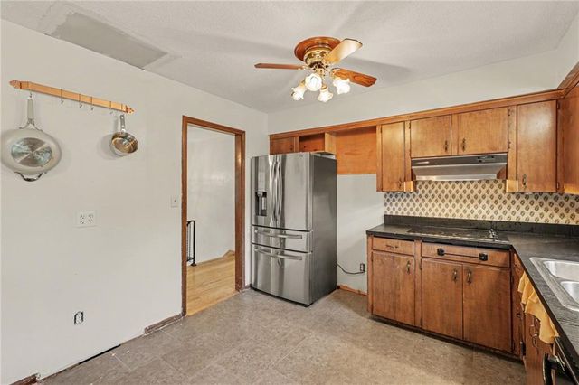 16408 E 40th Street, Independence, MO 64055