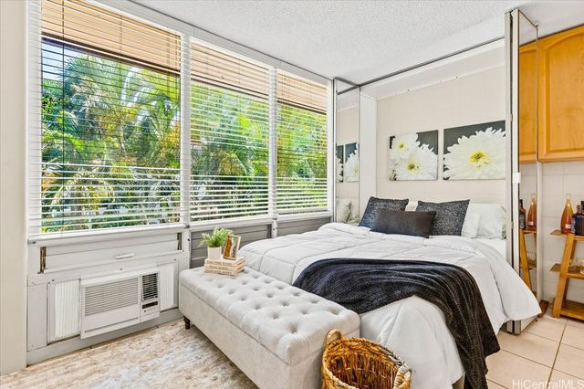 929 Ahana Street 303, Honolulu, HI 96814