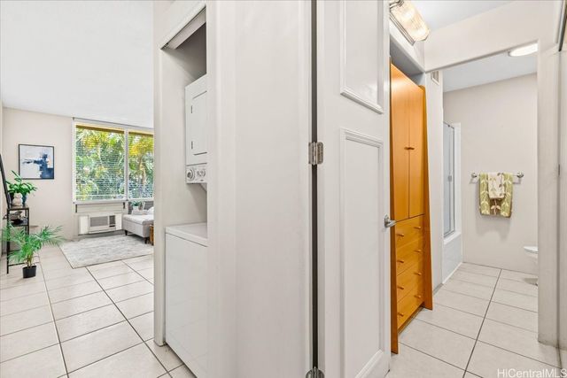 929 Ahana Street 303, Honolulu, HI 96814
