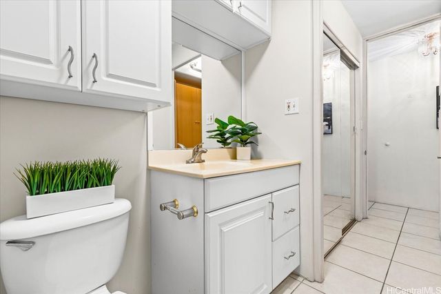 929 Ahana Street 303, Honolulu, HI 96814