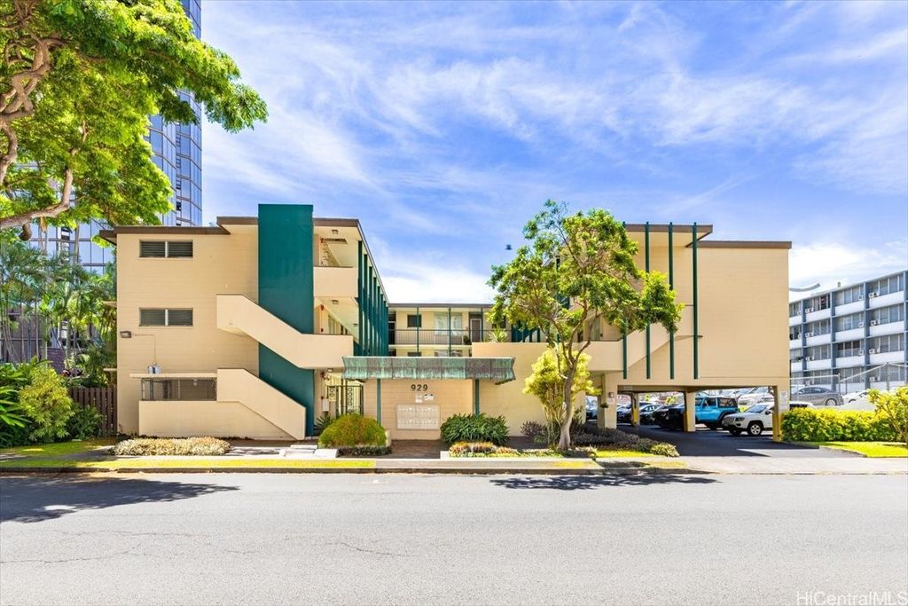 929 Ahana Street 303, Honolulu, HI 96814