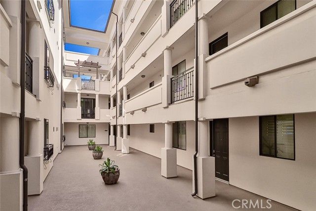 4724 Kester Avenue 404, Sherman Oaks, CA 91403