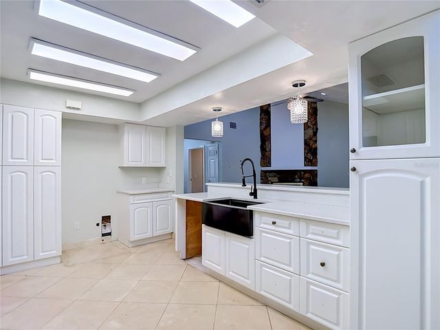 4608 APPLE RIDGE LANE, Tampa, FL 33624