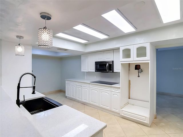 4608 APPLE RIDGE LANE, Tampa, FL 33624