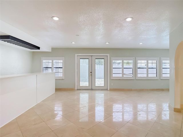 4608 APPLE RIDGE LANE, Tampa, FL 33624