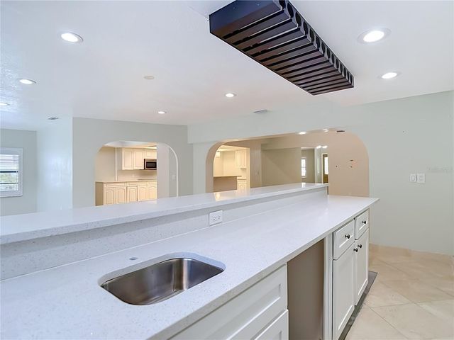 4608 APPLE RIDGE LANE, Tampa, FL 33624