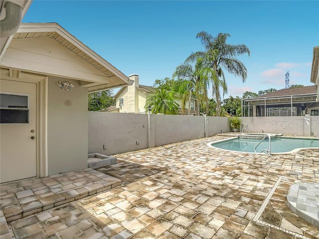 4608 APPLE RIDGE LANE, Tampa, FL 33624