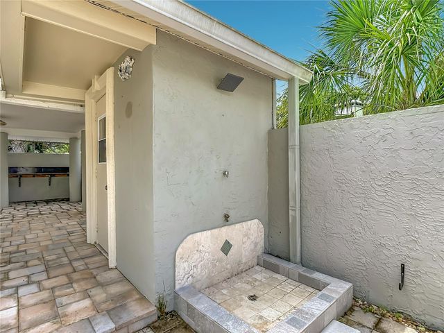 4608 APPLE RIDGE LANE, Tampa, FL 33624