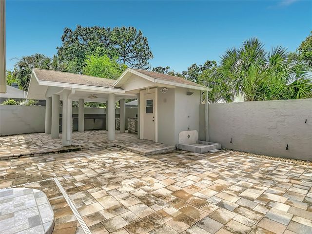 4608 APPLE RIDGE LANE, Tampa, FL 33624