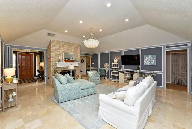 3862 W Wisteria Circle, Sugar Land, TX 77479