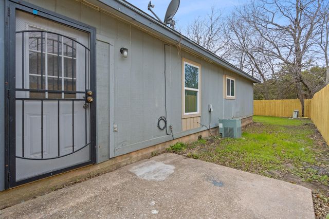 6808 Wentworth DR A, Austin, TX 78724
