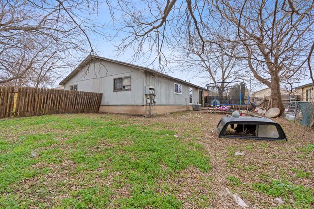 6808 Wentworth DR A, Austin, TX 78724