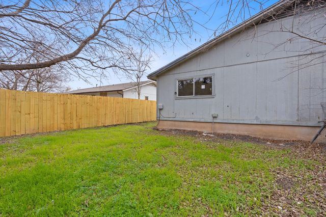 6808 Wentworth DR A, Austin, TX 78724
