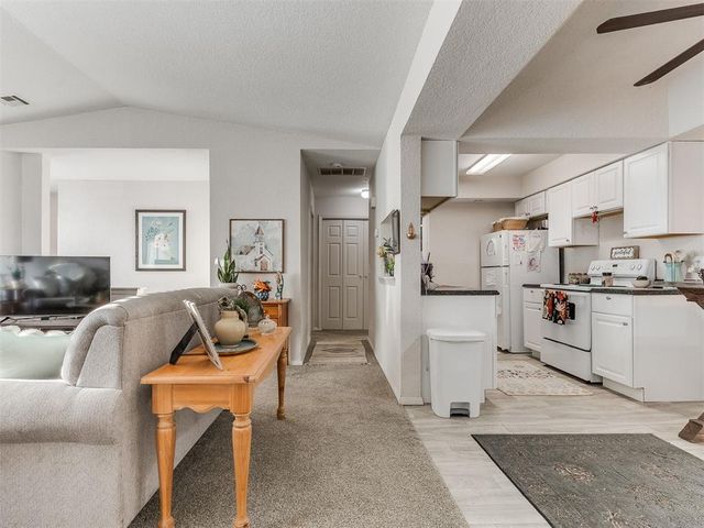 11413 Springhollow Road 707, Oklahoma City, OK 73120