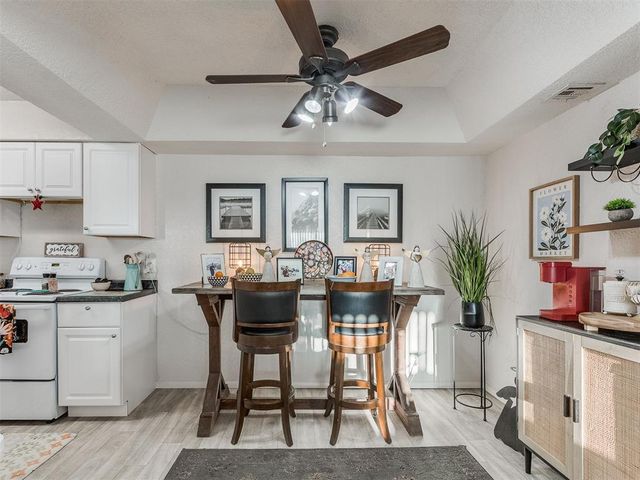 11413 Springhollow Road 707, Oklahoma City, OK 73120