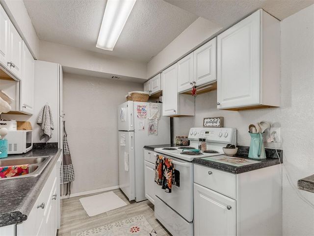 11413 Springhollow Road 707, Oklahoma City, OK 73120