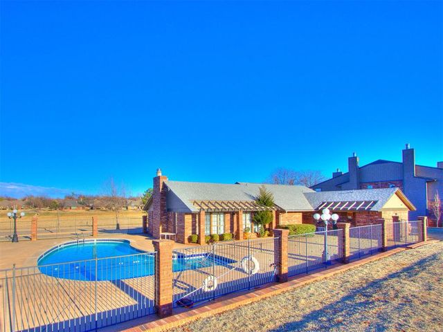 11413 Springhollow Road 707, Oklahoma City, OK 73120