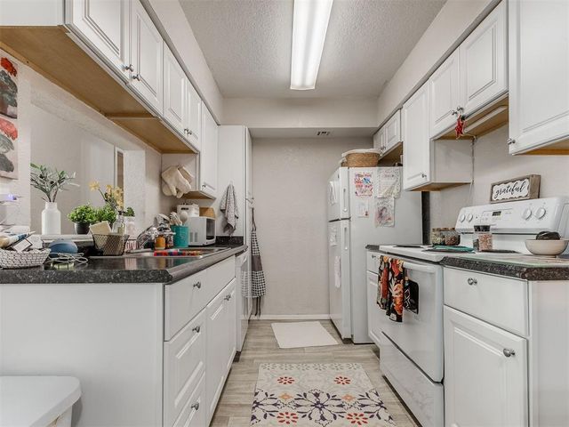 11413 Springhollow Road 707, Oklahoma City, OK 73120