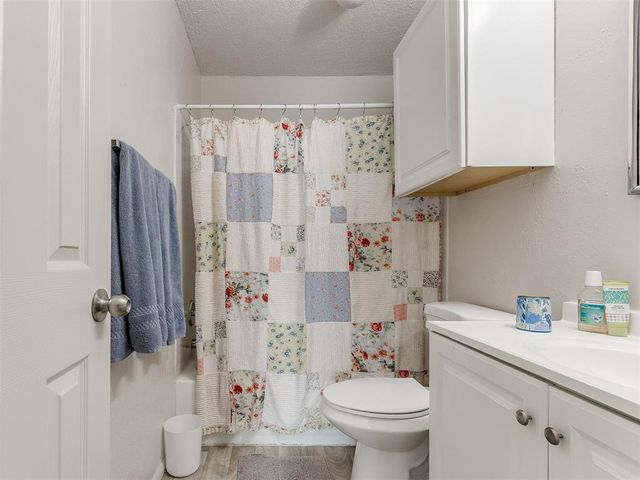 11413 Springhollow Road 707, Oklahoma City, OK 73120