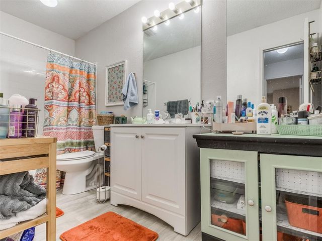 11413 Springhollow Road 707, Oklahoma City, OK 73120