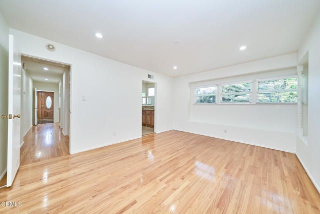 5212 New York Avenue, La Crescenta, CA 91214