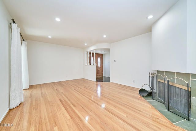 5212 New York Avenue, La Crescenta, CA 91214