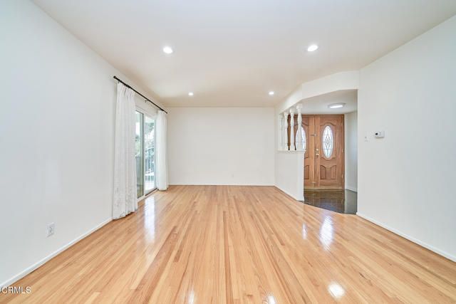 5212 New York Avenue, La Crescenta, CA 91214