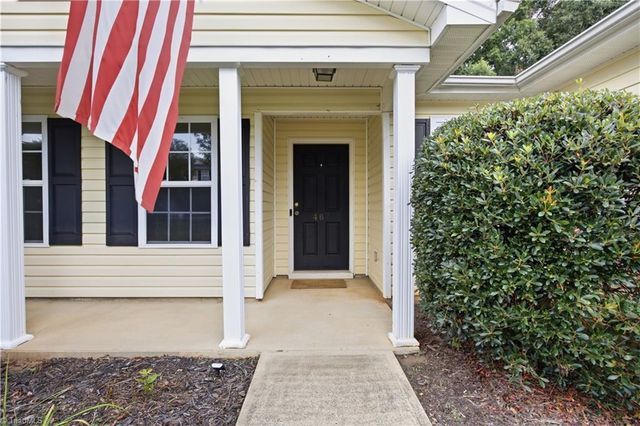 467 Bedford Knoll Drive, Winston-salem, NC 27107