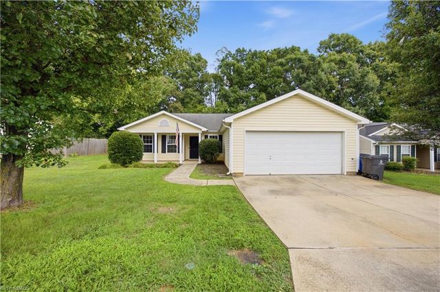 467 Bedford Knoll Drive, Winston-salem, NC 27107