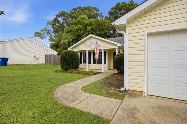 467 Bedford Knoll Drive, Winston-salem, NC 27107