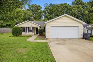 467 Bedford Knoll Drive, Winston-salem, NC 27107