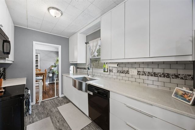 205 21st Street NE, Cedar Rapids, IA 52402