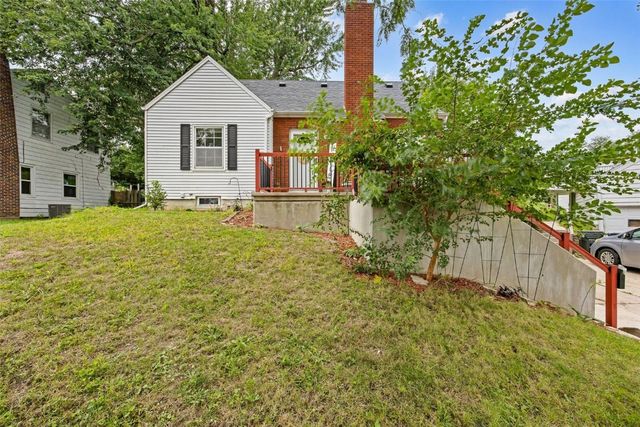 205 21st Street NE, Cedar Rapids, IA 52402