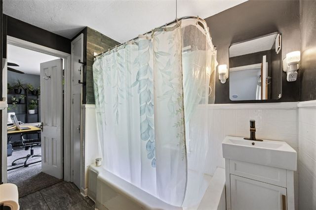 205 21st Street NE, Cedar Rapids, IA 52402