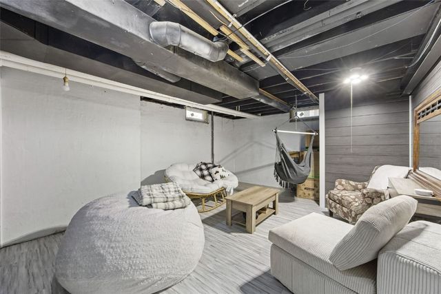 205 21st Street NE, Cedar Rapids, IA 52402