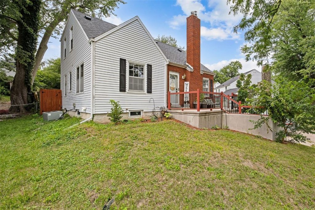 205 21st Street NE, Cedar Rapids, IA 52402