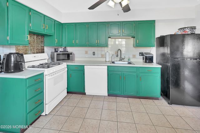 606 Bowsprit Point, Lanoka Harbor, NJ 08734