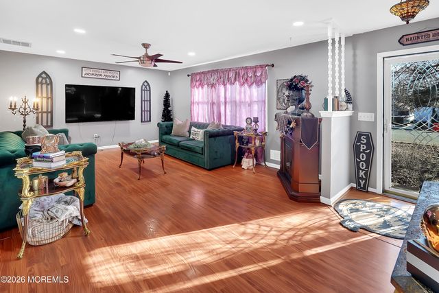 606 Bowsprit Point, Lanoka Harbor, NJ 08734