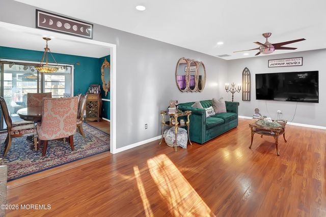 606 Bowsprit Point, Lanoka Harbor, NJ 08734