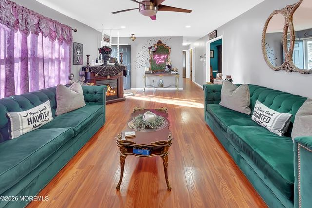 606 Bowsprit Point, Lanoka Harbor, NJ 08734